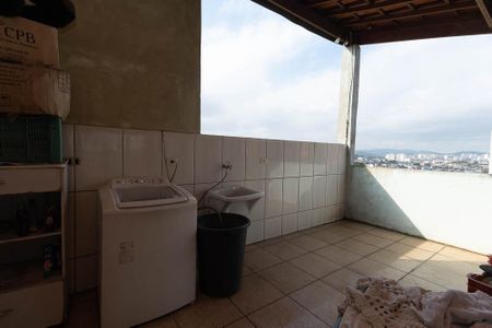 Casa à venda com 310m², 5 quartos e 3 vagas Casa à venda com 310m², 5 quartos e 3 vagasÁrea de Serviço