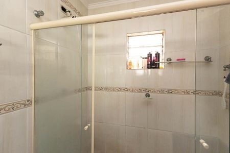 Casa à venda com 310m², 5 quartos e 3 vagas Casa à venda com 310m², 5 quartos e 3 vagasBanheiro da Suíte 1