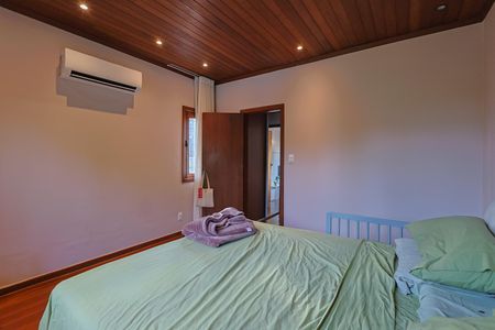 Casa à venda com 388m², 4 quartos e 2 vagas Casa à venda com 388m², 4 quartos e 2 vagasSuíte 3