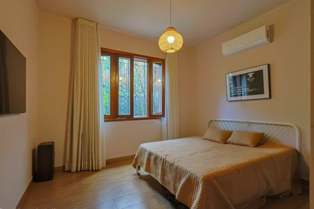 Casa à venda com 388m², 4 quartos e 2 vagas Casa à venda com 388m², 4 quartos e 2 vagasQuarto 2