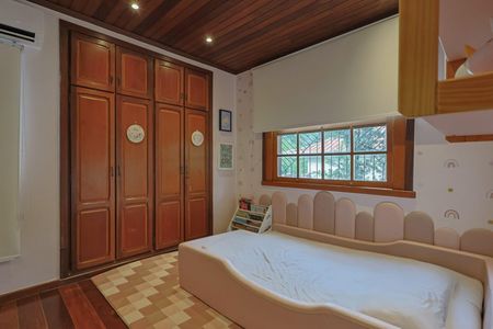 Casa à venda com 388m², 4 quartos e 2 vagas Casa à venda com 388m², 4 quartos e 2 vagasSuíte 2