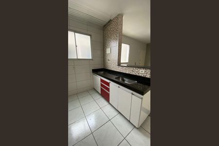 Cozinha de apartamento para alugar com 2 quartos, 45m² em Amarante, Contagem