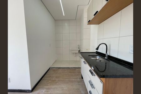 Apartamento para alugar com 35m², 2 quartos e sem vaga Apartamento para alugar com 35m², 2 quartos e sem vagaCozinha e Área de Serviço