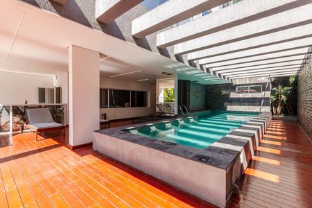 Studio para alugar com 30m², 1 quarto e 1 vaga Studio para alugar com 30m², 1 quarto e 1 vagaÁrea comum - Piscina