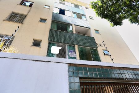 Apartamento à venda com 66m², 2 quartos e 1 vagaFachada com Plaquinha