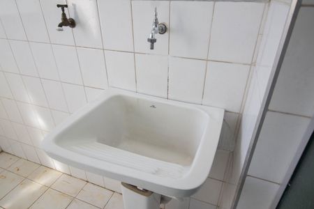 Área de Serviço de apartamento para alugar com 2 quartos, 56m² em Vila Guedes, São Paulo