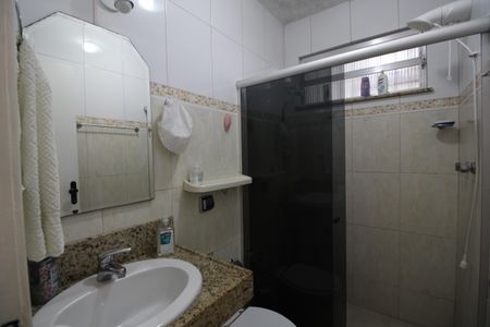 Casa de condomínio à venda com 194m², 4 quartos e 1 vagaBanheiro Social