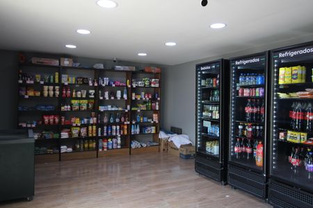 Casa de condomínio à venda com 194m², 4 quartos e 1 vagaConveniência