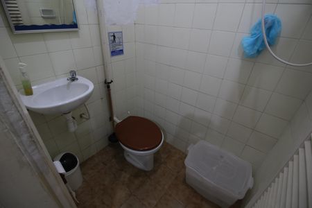 Casa de condomínio à venda com 194m², 4 quartos e 1 vagaBanheiro de Serviço