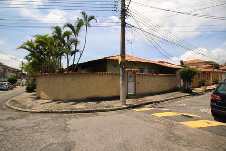 Casa de condomínio à venda com 194m², 4 quartos e 1 vagaFachada com Placa