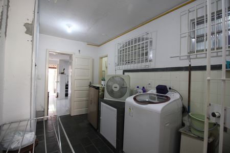Casa de condomínio à venda com 194m², 4 quartos e 1 vagaÁrea de Serviço