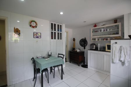 Casa de condomínio à venda com 194m², 4 quartos e 1 vagaCozinha