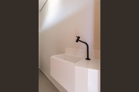 Casa à venda com 170m², 3 quartos e 2 vagasLavabo Externo 1