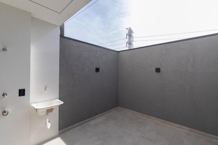 Casa à venda com 170m², 3 quartos e 2 vagasÁrea de Serviço