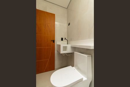 Casa à venda com 170m², 3 quartos e 2 vagasBanheiro Suíte 2