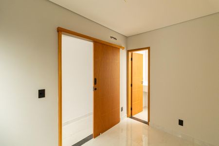 Casa à venda com 170m², 3 quartos e 2 vagasSuíte 2