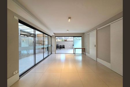 Apartamento para alugar com 72m², 2 quartos e sem vaga Apartamento para alugar com 72m², 2 quartos e sem vagaÁrea comum - Salão de festas