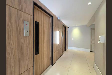 Apartamento para alugar com 72m², 2 quartos e sem vaga Apartamento para alugar com 72m², 2 quartos e sem vagaHall