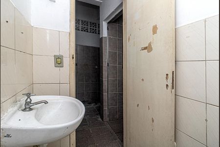 Casa para alugar com 240m², 2 quartos e 1 vagabanheiro social piso 1_4