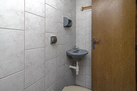 Casa para alugar com 240m², 2 quartos e 1 vagabanheiro no piso 4_2