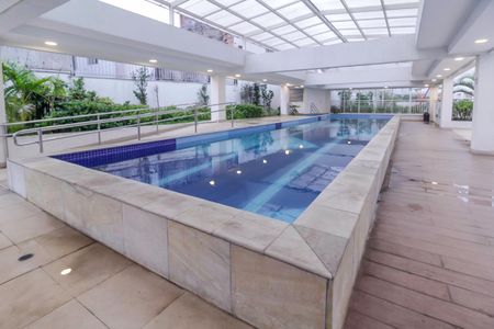Apartamento à venda com 64m², 2 quartos e 1 vagaÁrea comum - Piscina