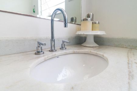 Casa à venda com 250m², 3 quartos e 2 vagas Casa à venda com 250m², 3 quartos e 2 vagasBanheiro da Suíte 1 Detalhe