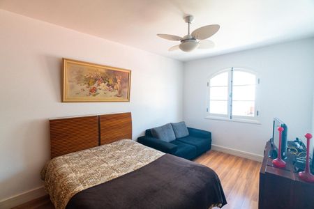 Casa à venda com 250m², 3 quartos e 2 vagas Casa à venda com 250m², 3 quartos e 2 vagasSuite 3