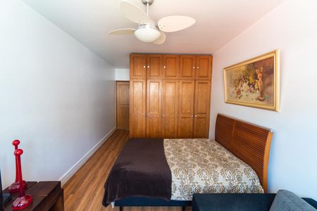 Casa à venda com 250m², 3 quartos e 2 vagas Casa à venda com 250m², 3 quartos e 2 vagasSuite 3