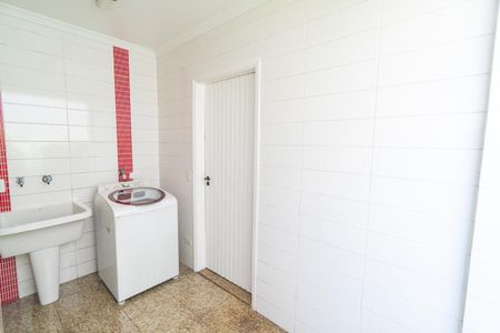 Casa à venda com 250m², 3 quartos e 2 vagas Casa à venda com 250m², 3 quartos e 2 vagasÁrea de Serviço