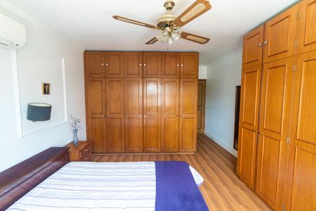 Casa à venda com 250m², 3 quartos e 2 vagas Casa à venda com 250m², 3 quartos e 2 vagasSuite 1