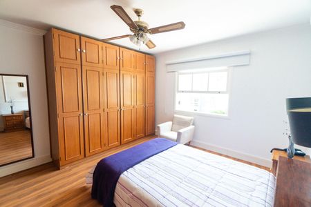 Casa à venda com 250m², 3 quartos e 2 vagas Casa à venda com 250m², 3 quartos e 2 vagasSuite 1