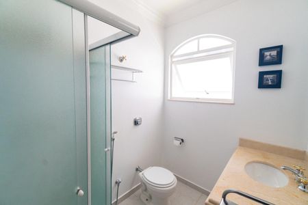 Casa à venda com 250m², 3 quartos e 2 vagas Casa à venda com 250m², 3 quartos e 2 vagasBanheiro da Suíte 3