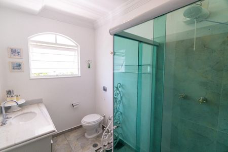 Casa à venda com 250m², 3 quartos e 2 vagas Casa à venda com 250m², 3 quartos e 2 vagasBanheiro da Suíte 1