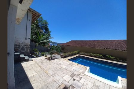 Casa para alugar com 700m², 6 quartos e 7 vagasPiscina