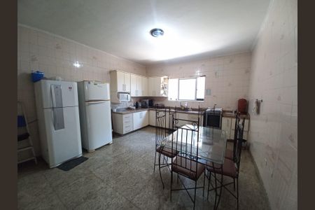 Casa para alugar com 700m², 6 quartos e 7 vagasCozinha