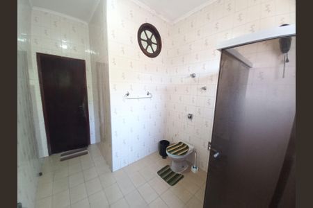 Casa para alugar com 700m², 6 quartos e 7 vagasBanheiro 1