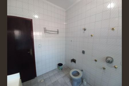 Casa para alugar com 700m², 6 quartos e 7 vagasBanheiro 2