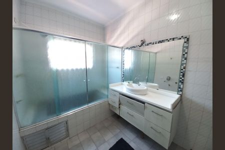 Casa para alugar com 700m², 6 quartos e 7 vagasBanheiro 2