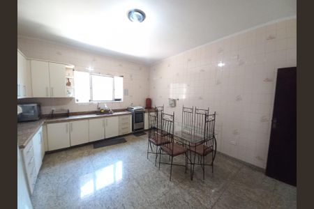 Casa para alugar com 700m², 6 quartos e 7 vagasCozinha