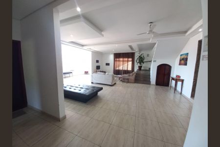 Casa para alugar com 700m², 6 quartos e 7 vagasSala