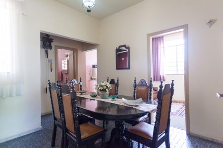 Casa à venda com 147m², 3 quartos e 2 vagas Casa à venda com 147m², 3 quartos e 2 vagasÁrea de Serviço