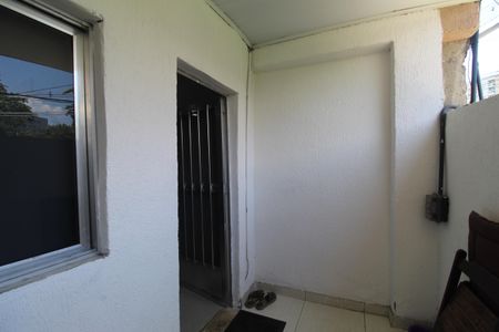 Casa para alugar com 120m², 2 quartos e 1 vagaÁrea de serviço - Entrada