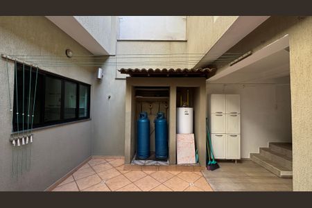 Casa à venda com 343m², 5 quartos e 5 vagasQuintal - Area de Serviço