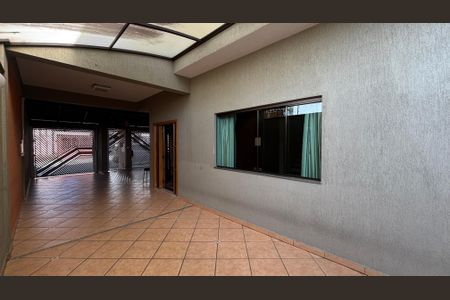 Casa à venda com 343m², 5 quartos e 5 vagasQuintal - Garagem