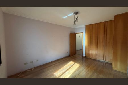 Casa à venda com 343m², 5 quartos e 5 vagasQuarto 