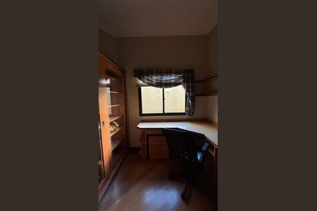 Casa à venda com 343m², 5 quartos e 5 vagasEscritório