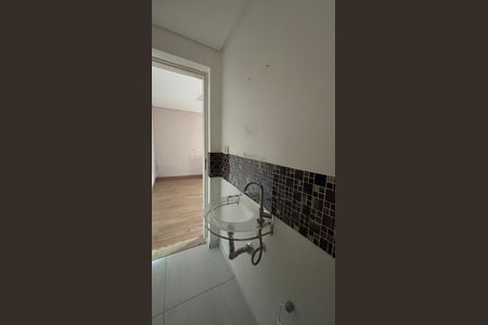 Casa à venda com 343m², 5 quartos e 5 vagasBanheiro da Suíte 4