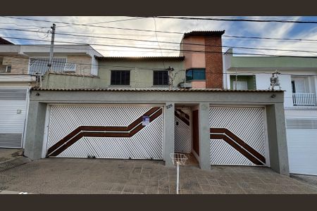 Casa à venda com 343m², 5 quartos e 5 vagasFachada