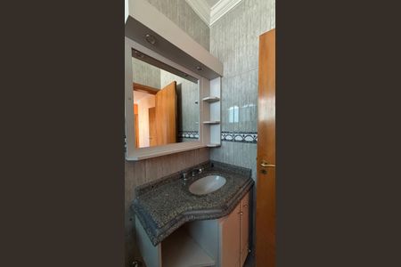 Casa à venda com 343m², 5 quartos e 5 vagasBanheiro da Suíte 3