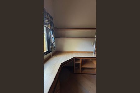 Casa à venda com 343m², 5 quartos e 5 vagasEscritório